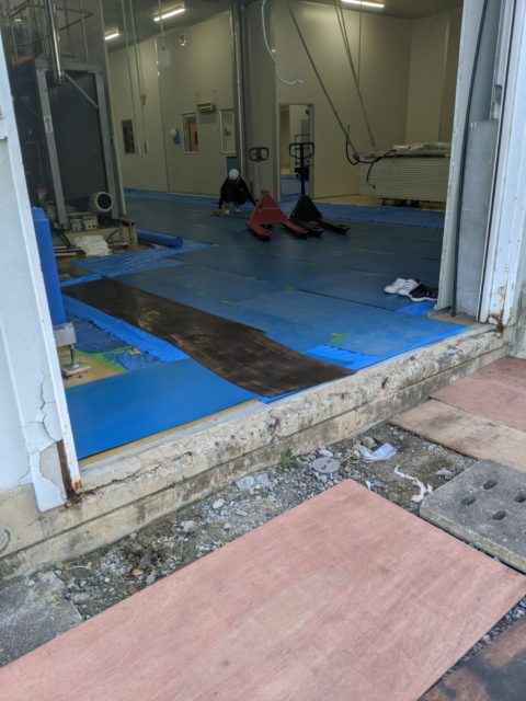 福岡県 充填機搬入工事